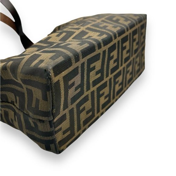 Fendi Tote Zucca - Picture 16 of 16